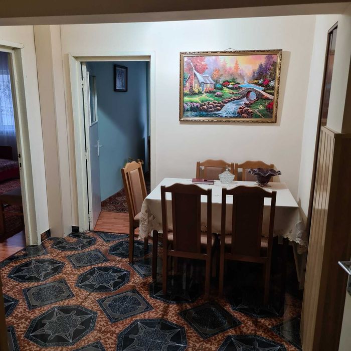 Vand apartament cu 3 camere, 2 bai cu suprafata 70mp in Gura Humorului