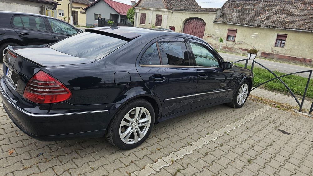 MERCEDES-BENZ E-Class 2004 — imagine 4