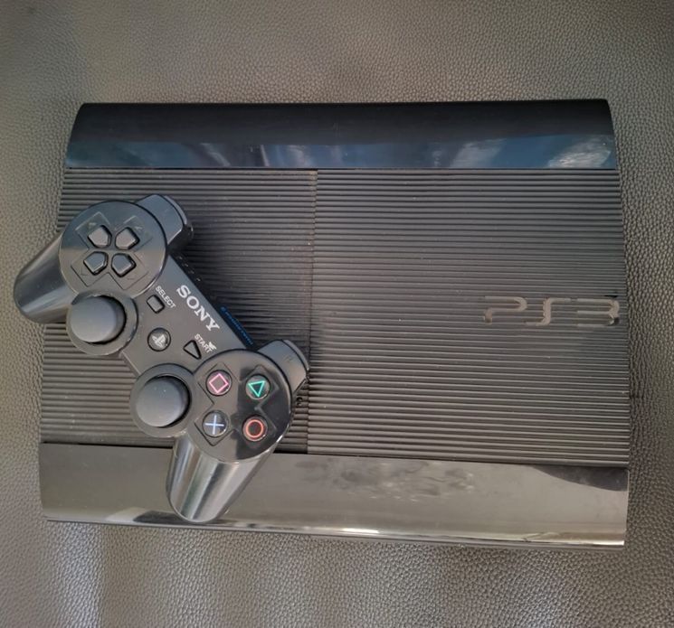 Продам прошитую Play Station 3