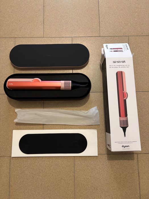 Dyson Airstrait HT01 Преса - Сешоар 2в1 ЧИСТО НОВ !