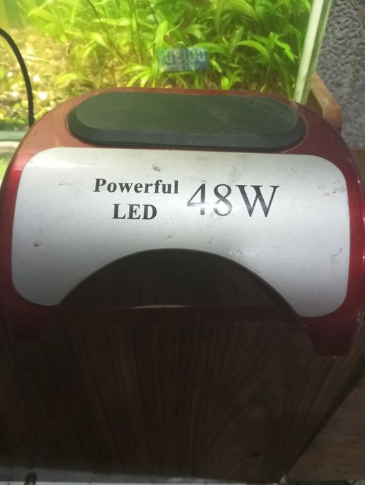 Продам лампу для маникюра