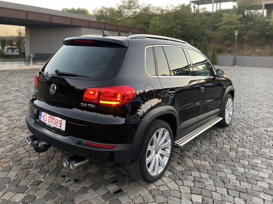 VW TIGUAN 2.0 tdi 4X4 editia R-line carte service euro 5 pretul se afla in descriere