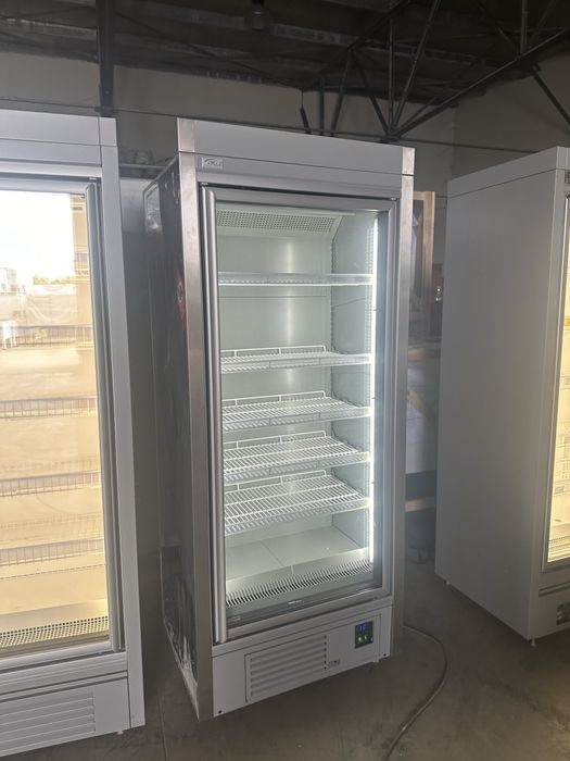 Vitrina verticala congelare / O usa / 80 cm / Uzat - Stare buna