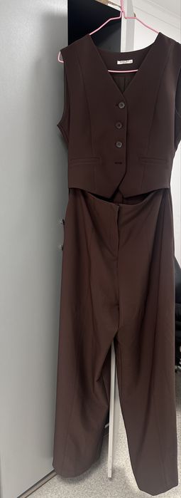 Продам комбинезон классического стиля