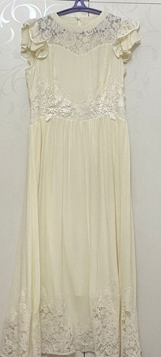 красивое нежное платье 54 размера