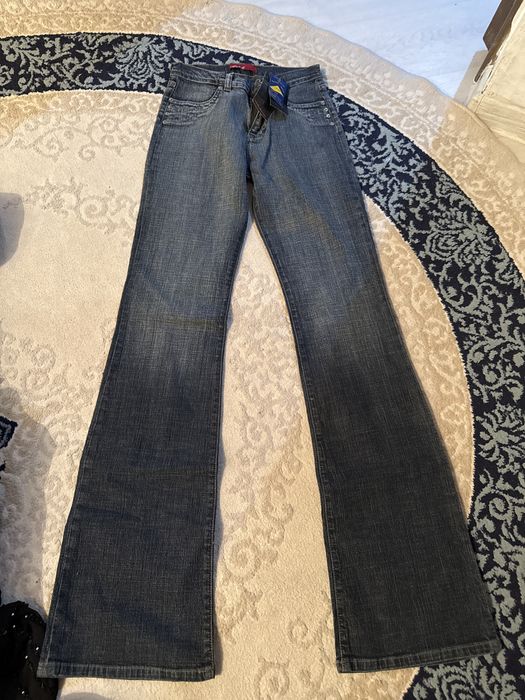 Джинсы клеш 3500 тг