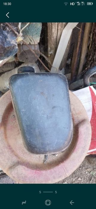 Rezervor pentru tractoras de tuns gazon In stare buna. Capacitate de a