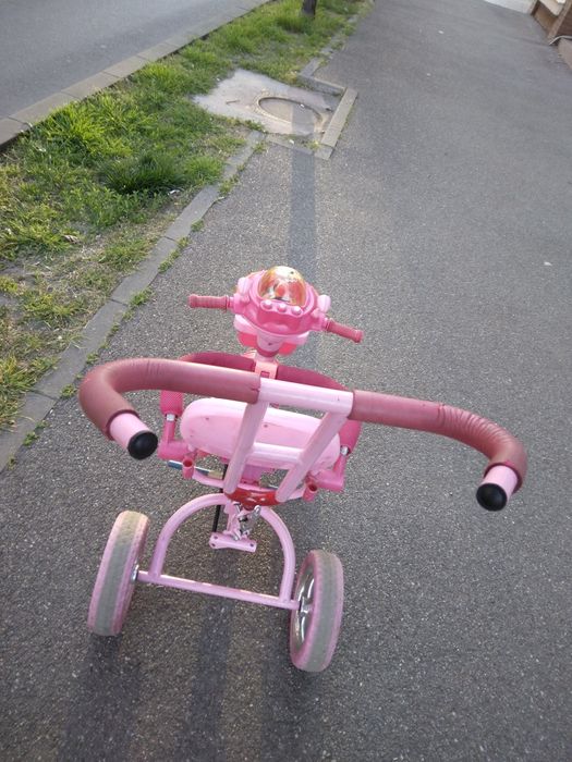 Vând tricicleta copii