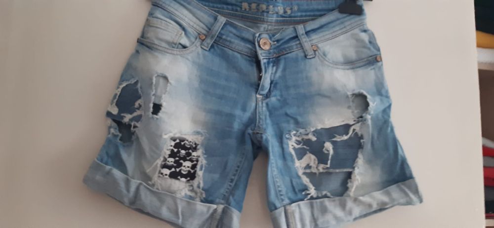 Pantaloni scurți de fetite