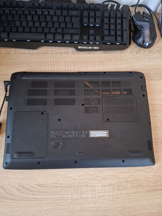 Laptop Acer Aspire A315-41,  Ryzen 5 2500U, 8 GB,  ssd M.2 256 GB  15.6"