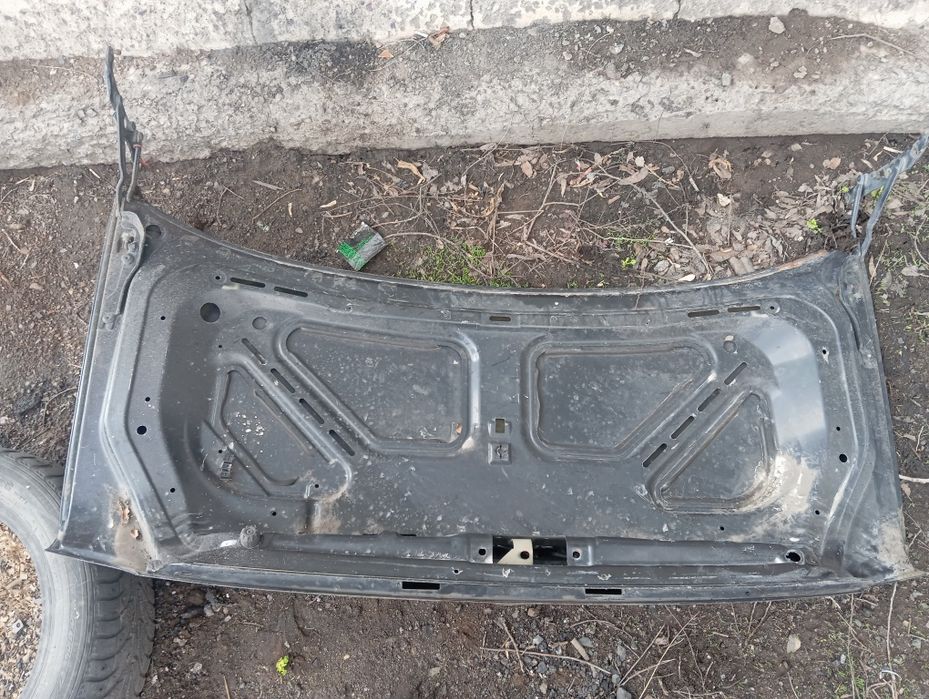 БМВ е38 крышка багажника