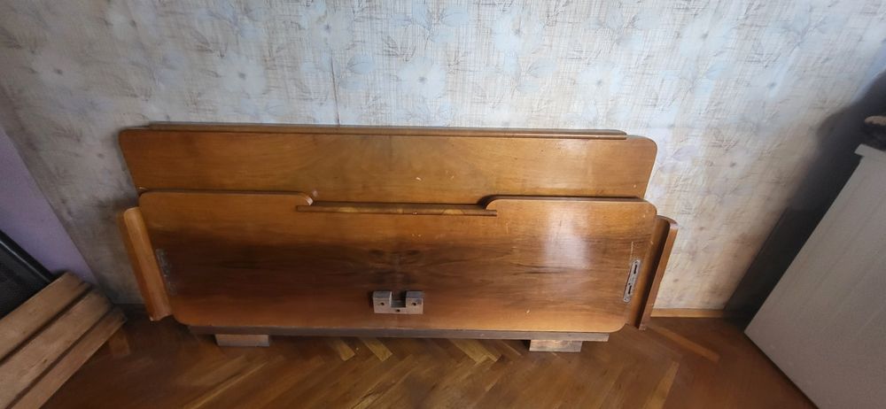 Спалня и гардероб от масив, орех