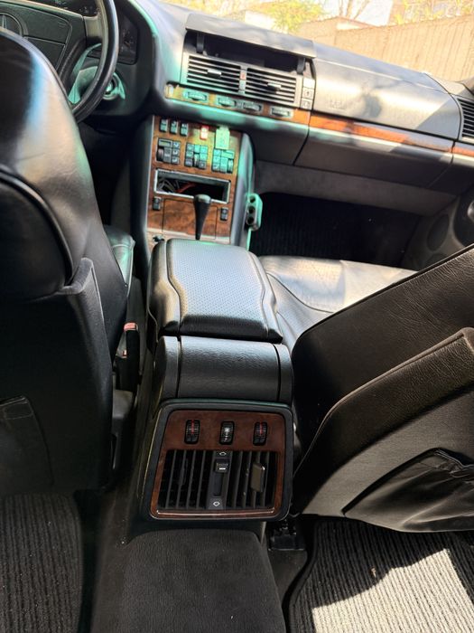 Mercedes 500SE W140