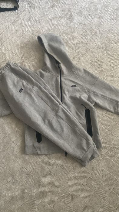 Толстовка Nike  серый