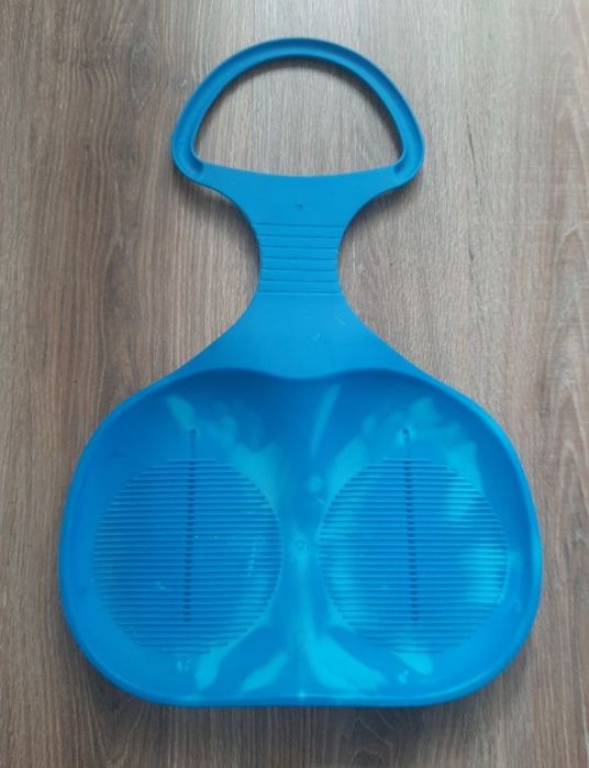 Санки ледянки для зимних забав.