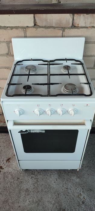 Продам газовую плиту