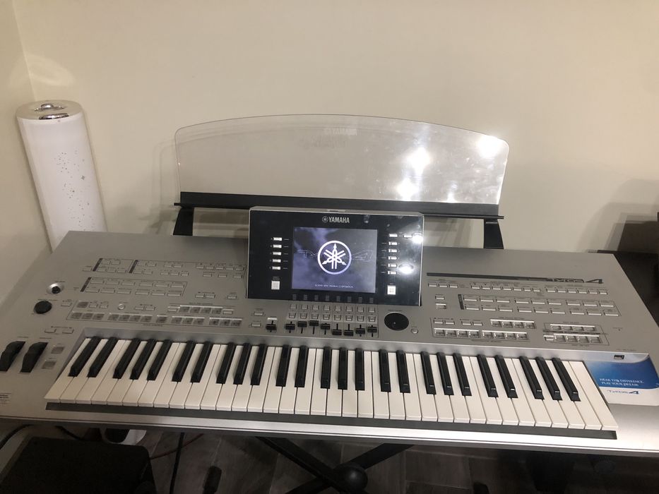 Pian Yamaha Tyros 4 stare ca nou!