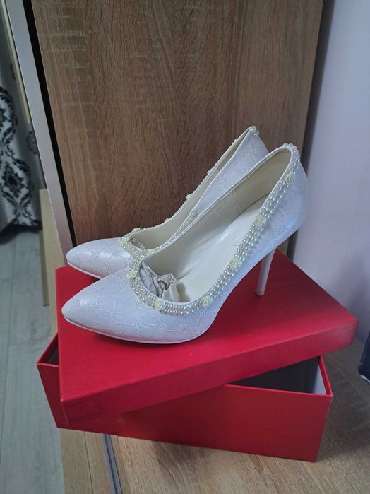 Pantofi de mireasa