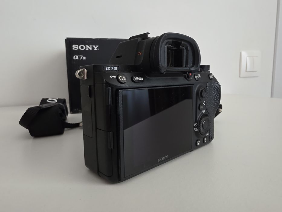 Vând Sony A7 lll impecabil!