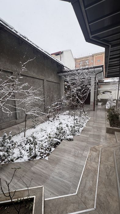 5 соток участок, 2 эатажа с бассейном