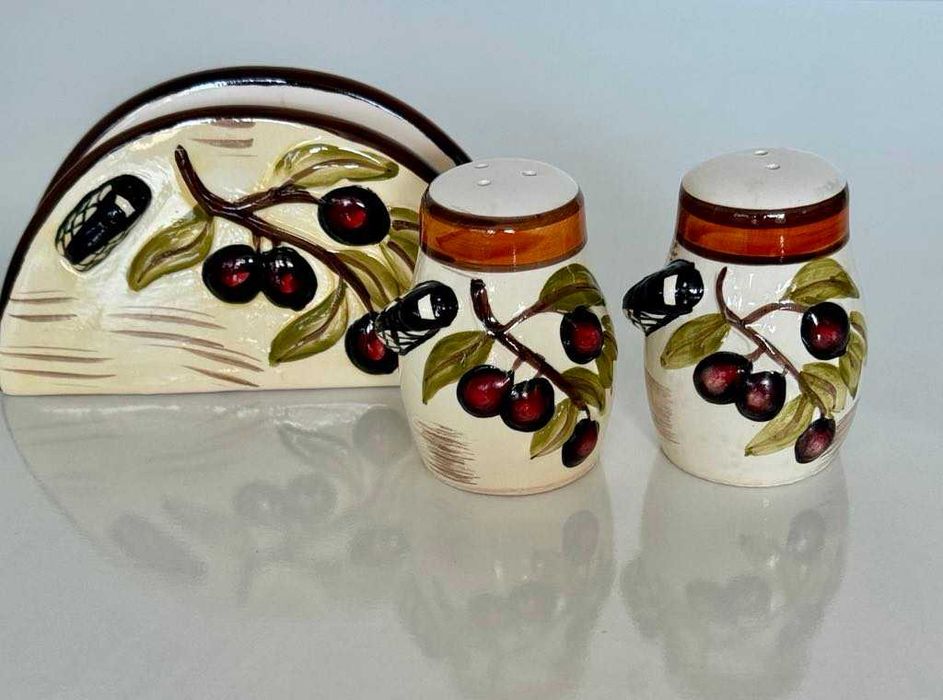 Сет за сол, пипер и салфетник