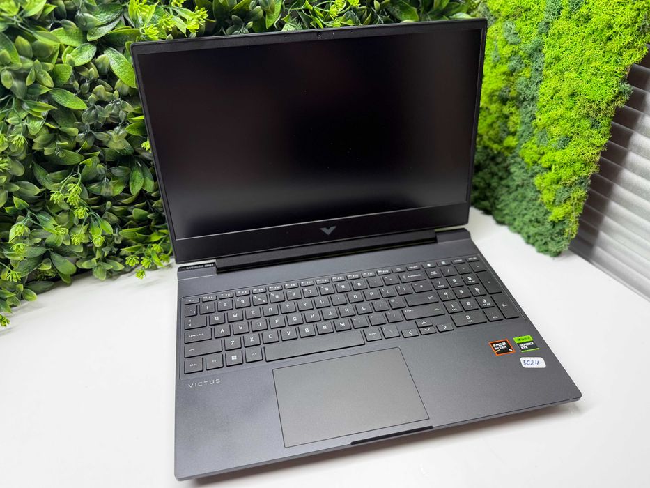 Геймърски лаптоп HP Victus 15.6 512GB 16GB