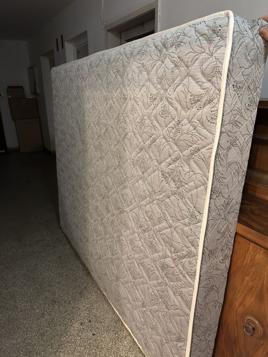 Пружинен матрак 160х200