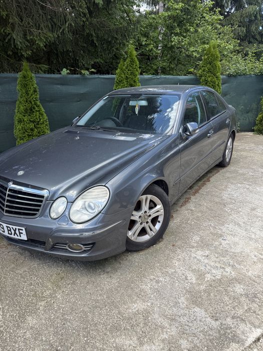 Mercedes E220 impecabil venit pe roti