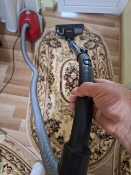 Vând aspirator Samsung Easy
