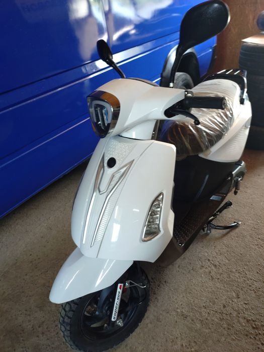 Продается мопед новый