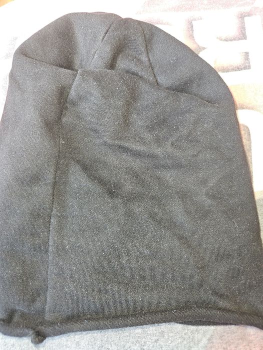 Шапка с емблемата на националния отбор