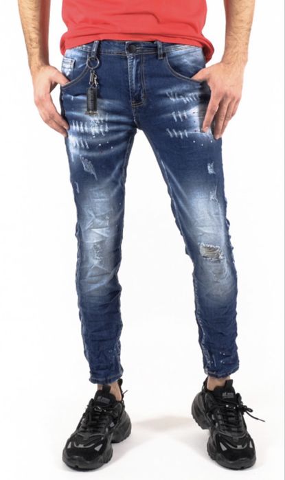 Мъжки дънки с акценти и аксесоар