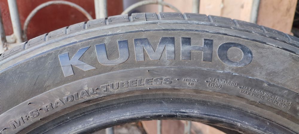 Kumho 225/55/R18 shina sotiladi
