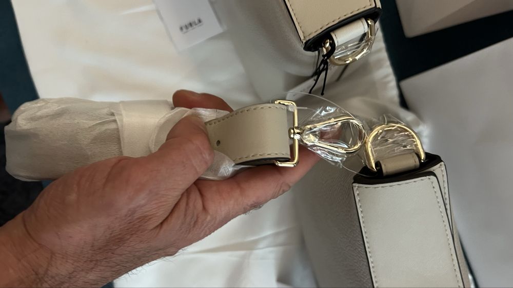 Furla Danae Perla и Beige.100%ориг. със сериен номер,етикети,торбичка