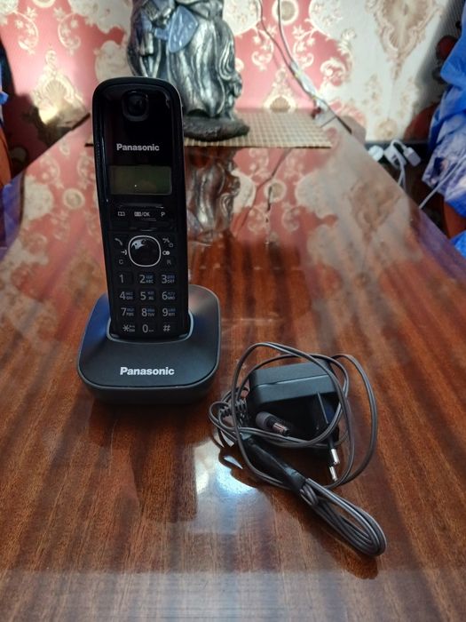 Телефон стационарный ..панасоник