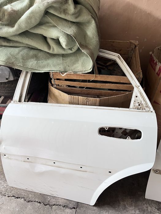 Jentra chap tomon oldi orqa eshigi