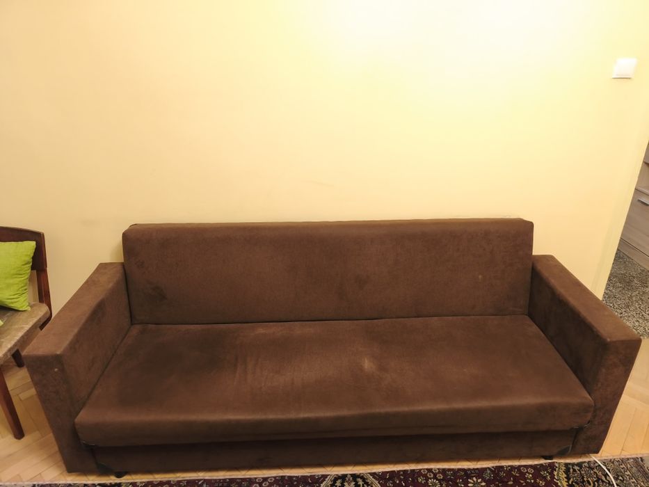 Продава разтегателен диван