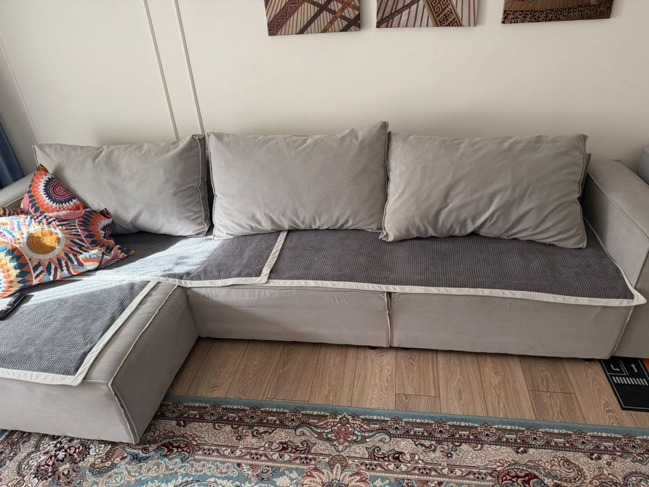 Диван в сером цвете 3метра с подушками