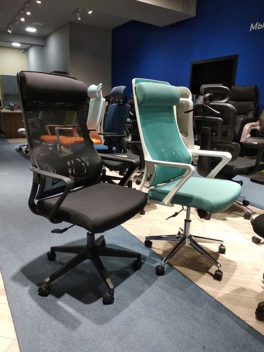 Офисное кресло для руководителя и персонала модель Bekko