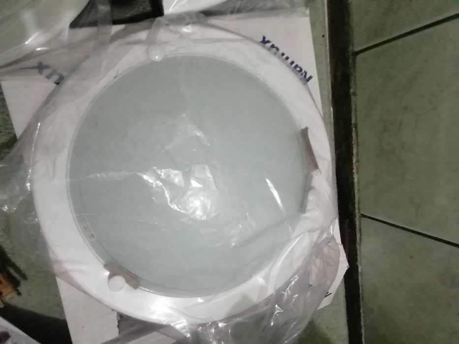 Aplica pentru pereți și tavan