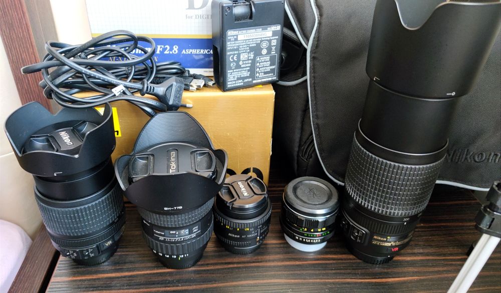 Фотоапарат Nikon D7000, 4 обектива и консумативи