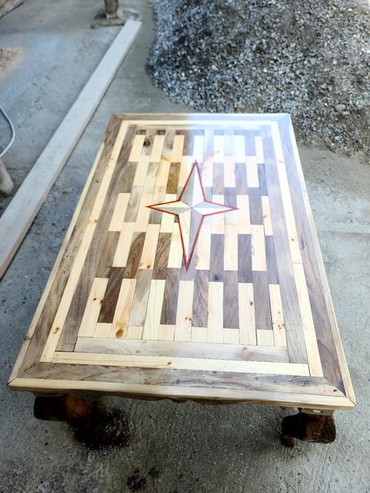 Stol sotiladi ishlatilmagan