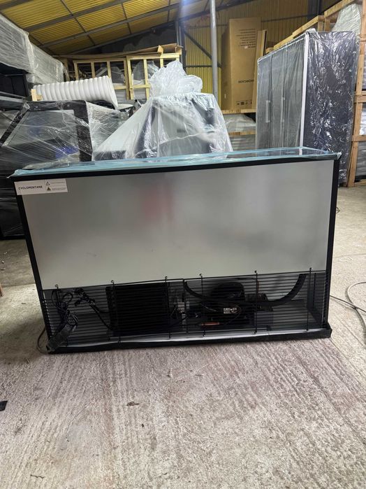 Vitrină băuturi 330L cu LED și răcire ventilată