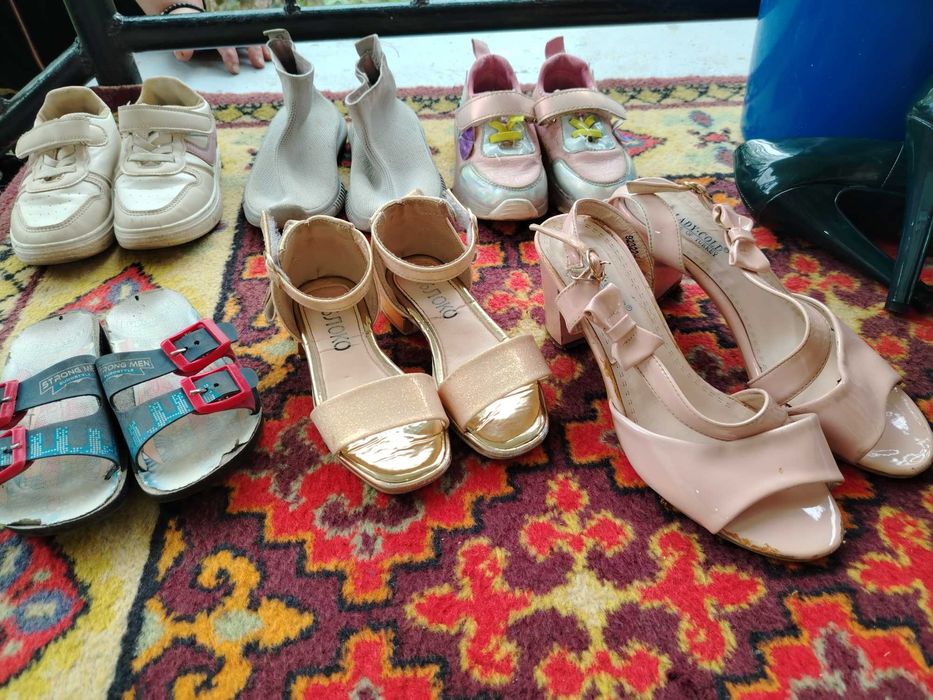 Продаётся женский обувь