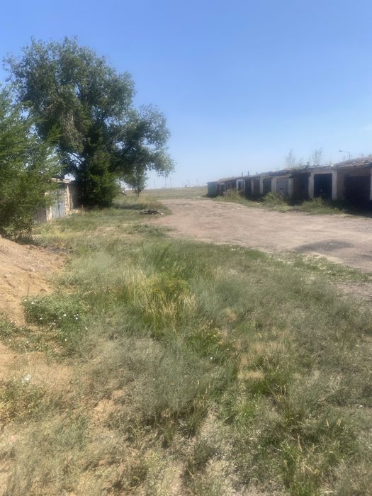 Продам гараж первая секция