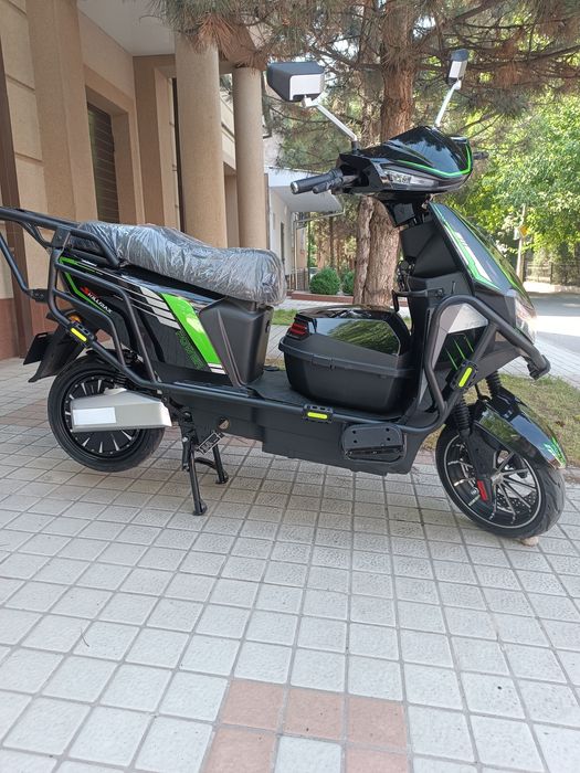 Продаю новый электроскутер 72в 2000watt 70км в час запас хода до 120км