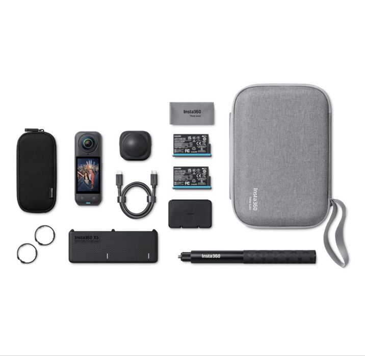 Insta 360 x5 action camera.Essentials bundle. Combo