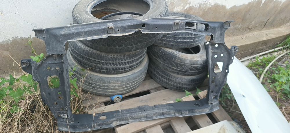 хюндаи акцент. крыло  капот. телевизор