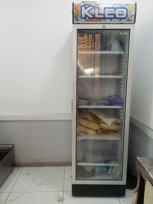 Ветринный холодильни kleo