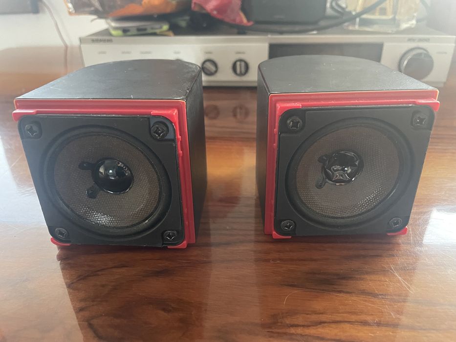 Sateliți Bose redline